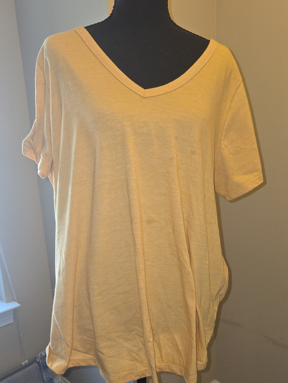 torrid 4 V-Neck Short Sleeve Tees